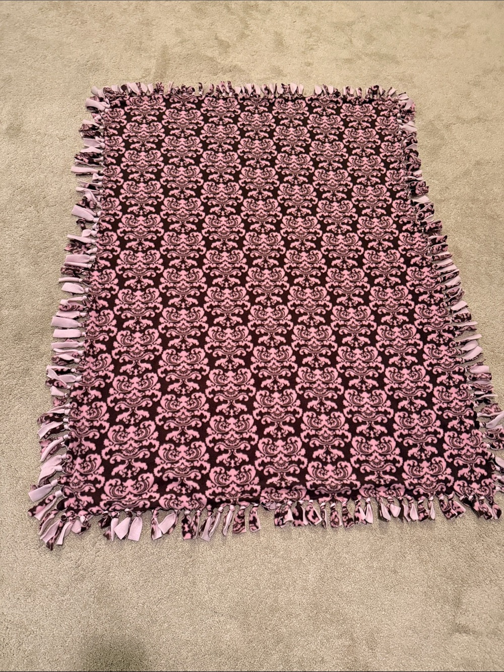 Pink Damask Tie-Knot Fleece Throw. Blanket. Never used. Baby.